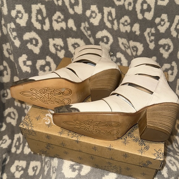 Free People Brayden Fisherman Boots in ECRU 🥰 New 🆕 & Never Worn 😍 - Picture 12 of 17